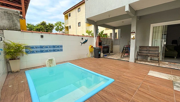 Linda Casa à Venda no Condomínio Garatucaia Casa em Condomínio